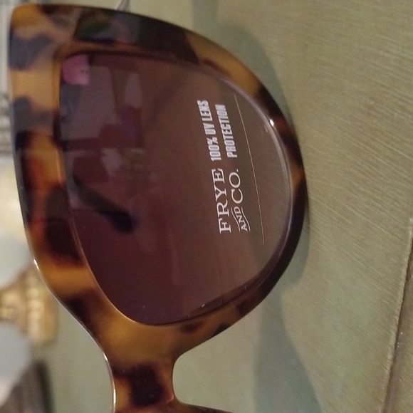 Frye & Co. SR0421 Cat Eye Sunglasses main image 6